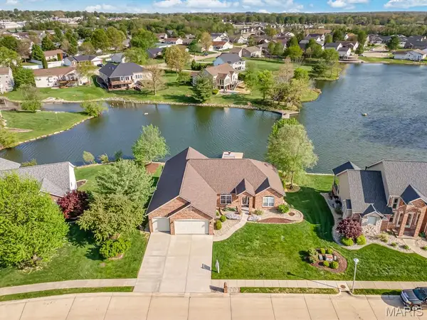 1008 W Fallen Lake Drive, Waterloo, IL 62298