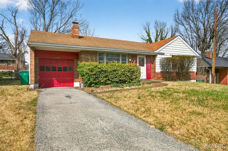 1201 Duenke Drive, Saint Louis, MO 63137 - #2