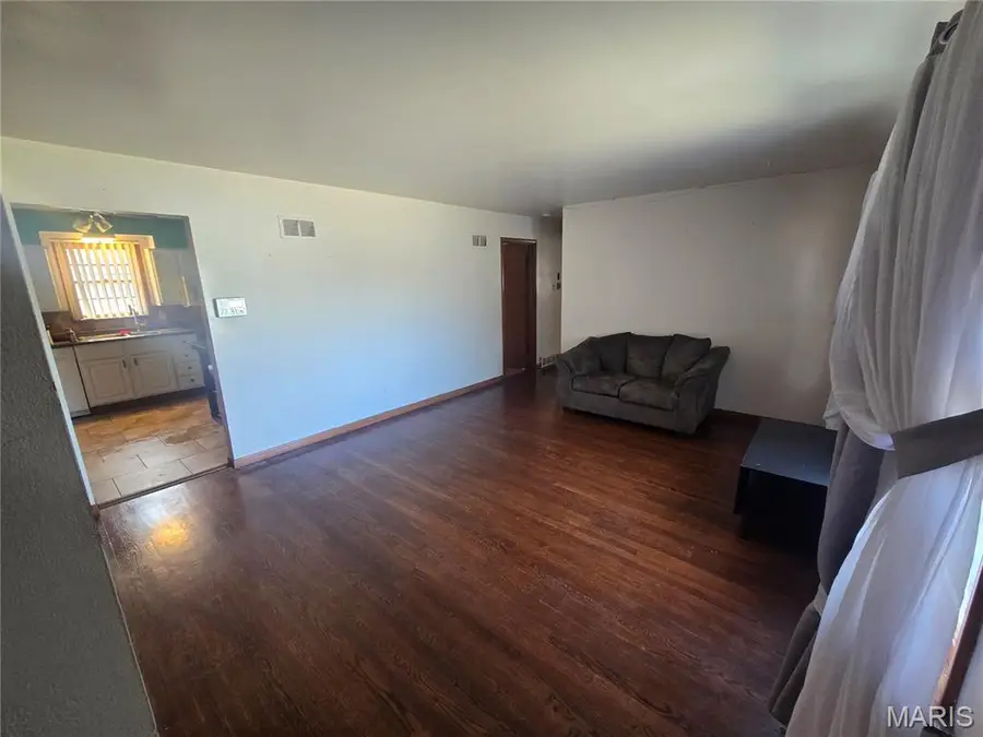 9732 Gloucester Drive, Saint Louis, MO 63137 - #2