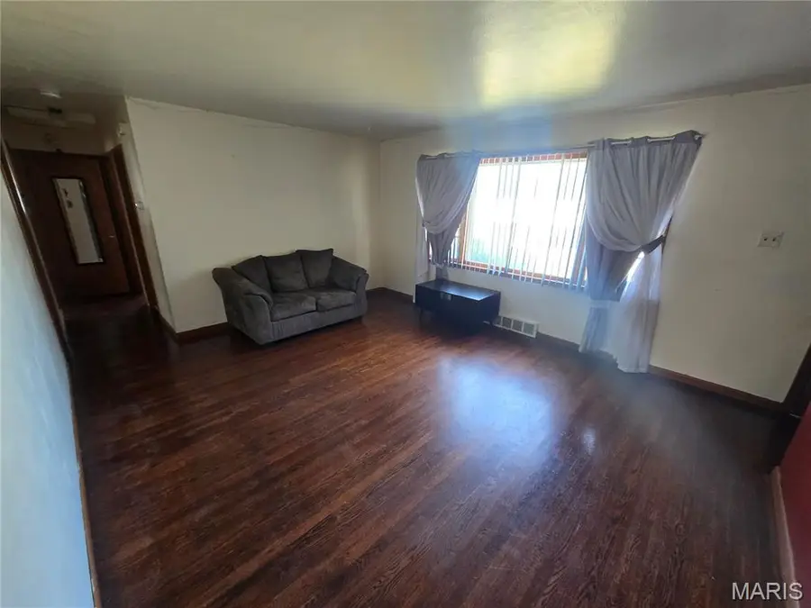 9732 Gloucester Drive, Saint Louis, MO 63137 - #3