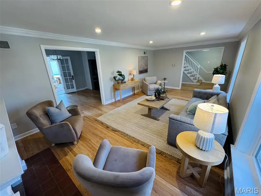 9366 White Avenue, Brentwood, MO 63144 - #3