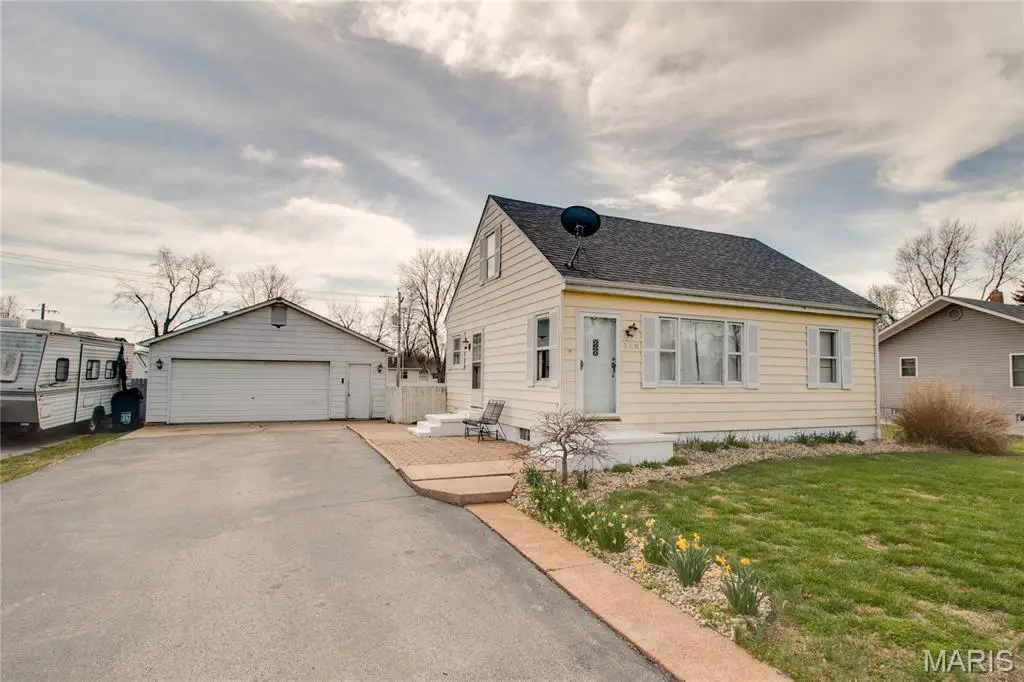 350 Woodland Avenue, Wood River, IL 62095 - #1