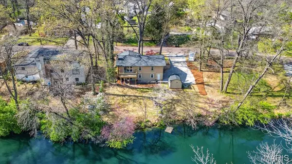 6 Rue Deau Ville Drive, Belleville, IL 62226