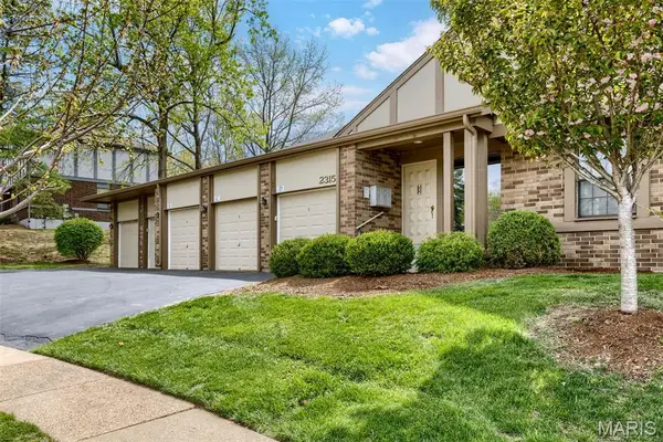 2315 Seven Pines Drive #1, St Louis, MO 63146