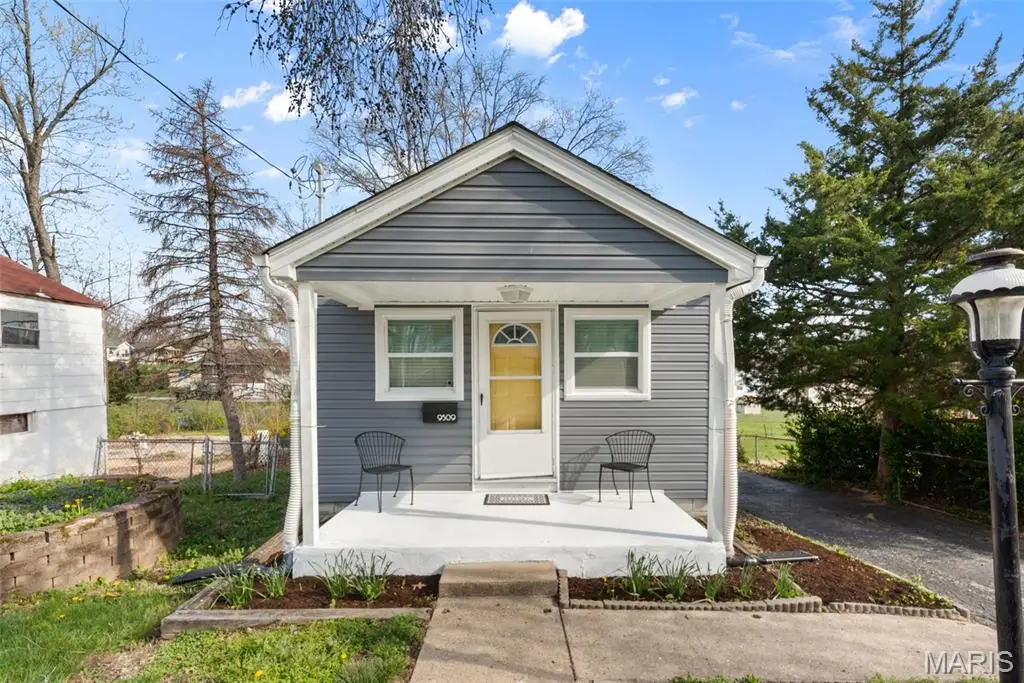 9509 Trescott Avenue, Overland, MO 63114 - #1