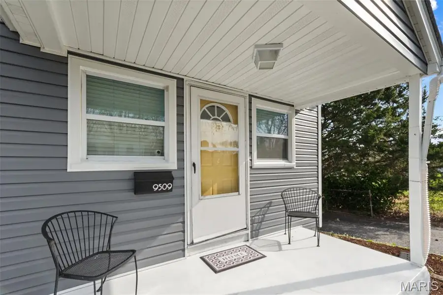 9509 Trescott Avenue, Overland, MO 63114 - #2