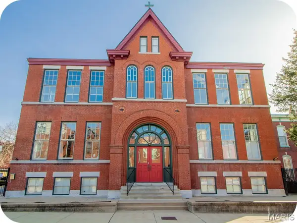 2216 Sidney Street #10, St Louis, MO 63104