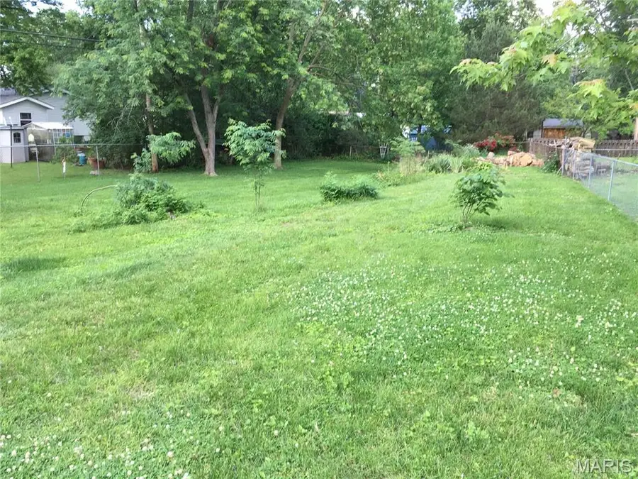 1120 Tahiti Drive, Saint Louis, MO 63126 - #2