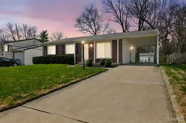 3051 Charmbrook Lane, Maryland Heights, MO 63043