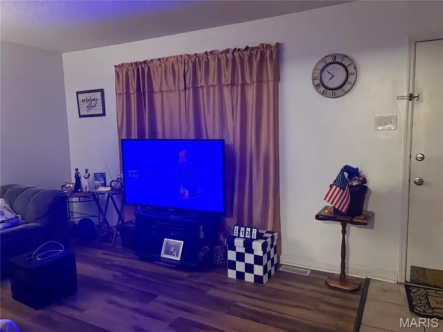 8844 Santa Bella Drive, Hazelwood, MO 63042 - #2