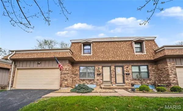 11863 Charlemagne Drive, Maryland Heights, MO 63043