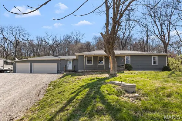 1752 N Bluff Road, Collinsville, IL 62234