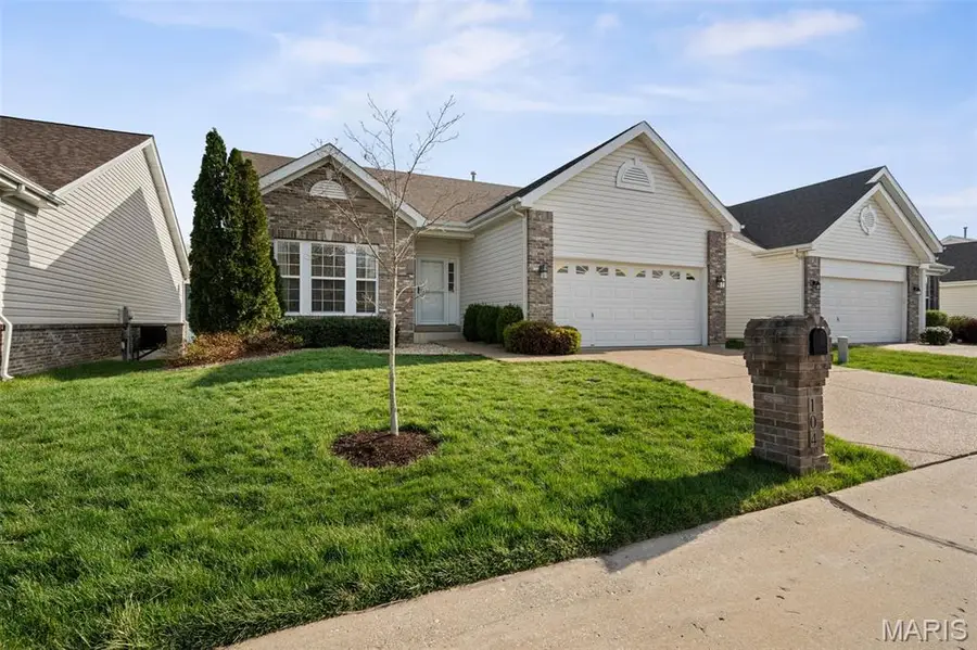 104 Ellington Oaks Drive, Saint Peters, MO 63376 - #3