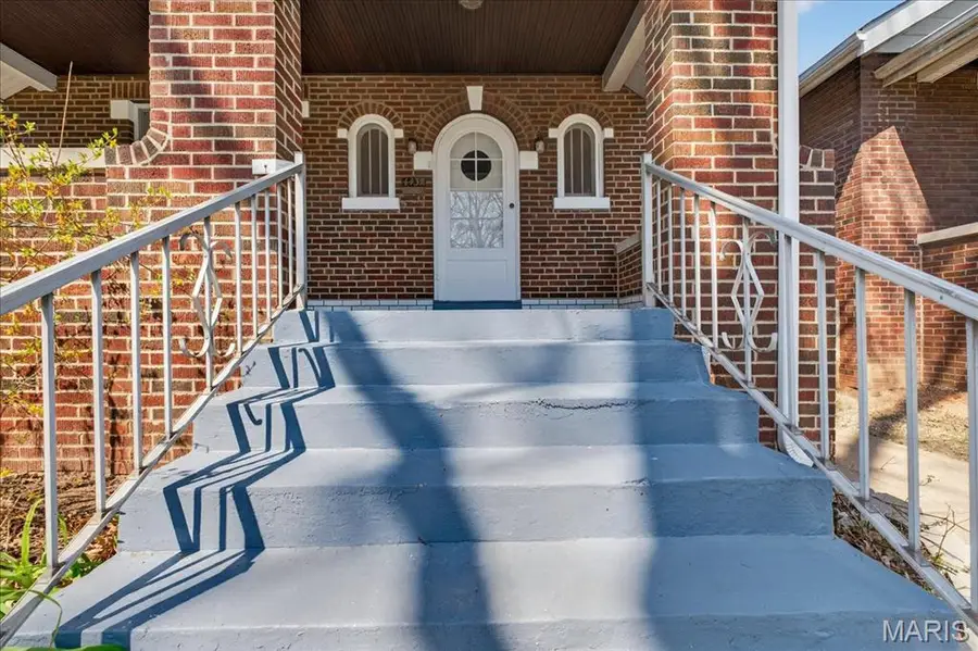 4437 S 37th Street, Saint Louis, MO 63116 - #3