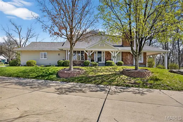 15066 Green Circle Drive, Chesterfield, MO 63017