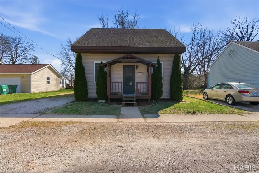 213 W 4th Street, Ofallon, IL 62269 - #2