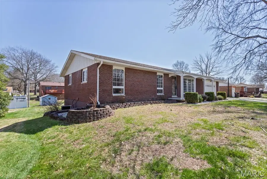 16 Lake Drive, Moro, IL 62067 - #3