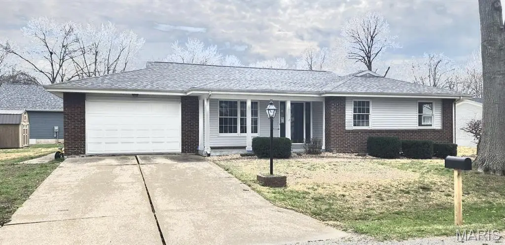 18810 Spruce Street, Carlyle, IL 62231 - #1