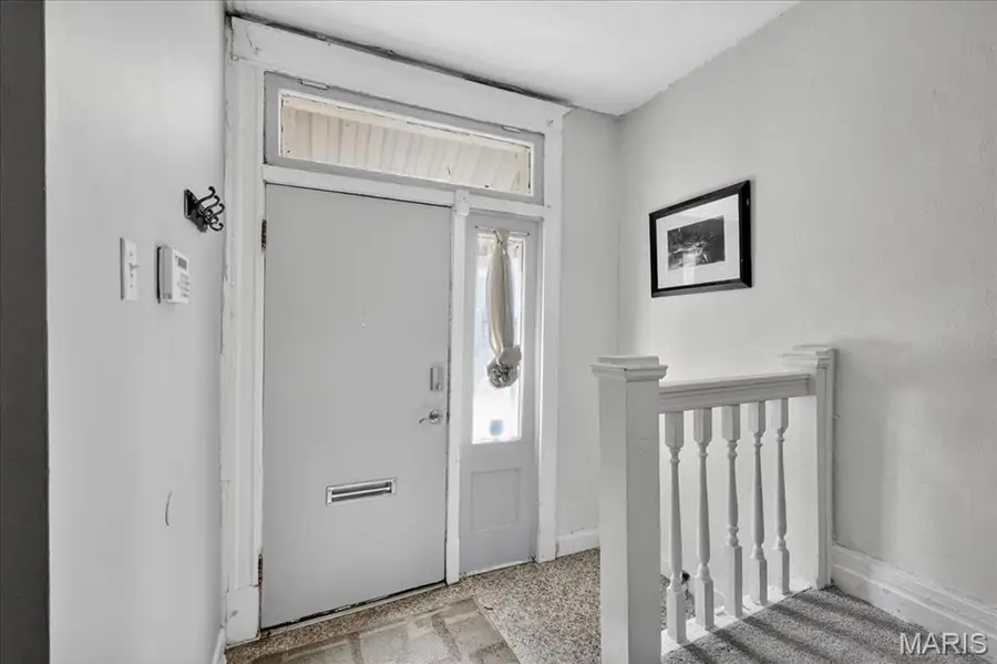 4333 Ellenwood Avenue, Saint Louis, MO 63116 - #2