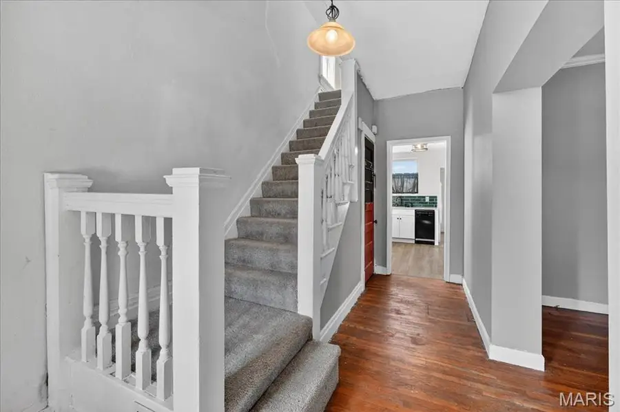 4333 Ellenwood Avenue, Saint Louis, MO 63116 - #3