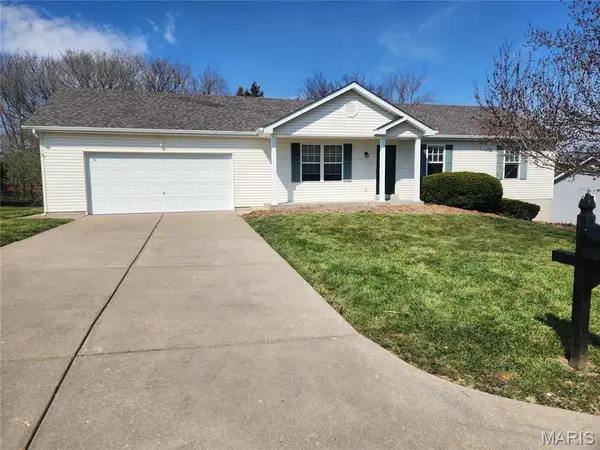 379 Martin Field Court, Villa Ridge, MO 63089