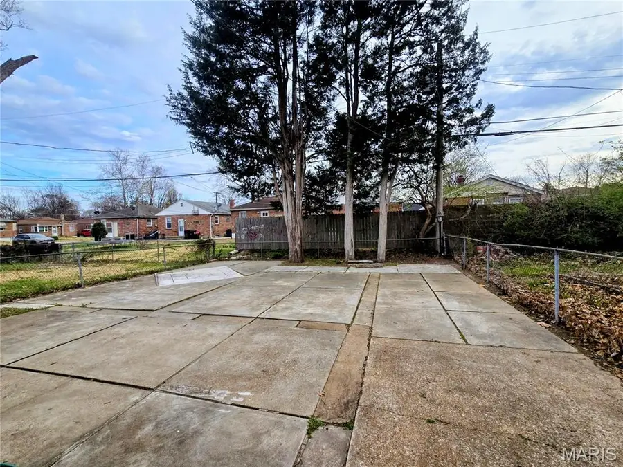 8308 Archer Avenue, Saint Louis, MO 63132 - #3