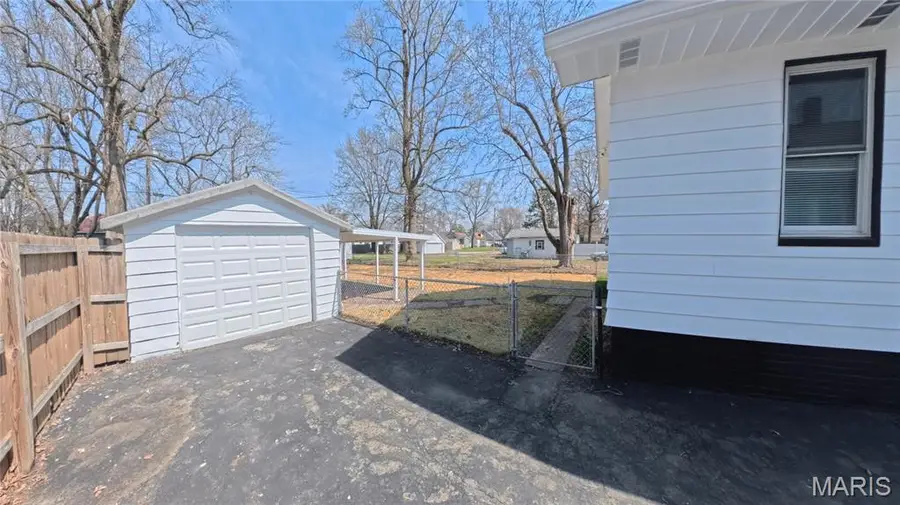 145 S 34th Street, Belleville, IL 62226 - #3