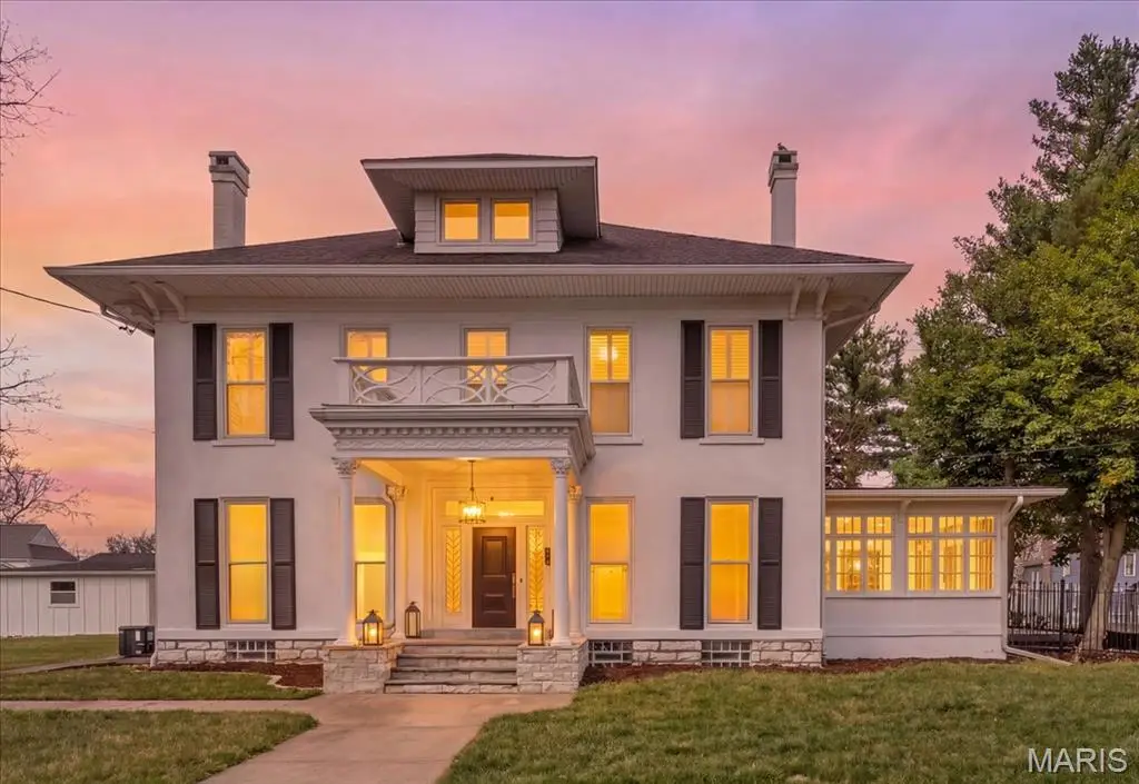 720 Grove Street, Alton, IL 62002 - #1