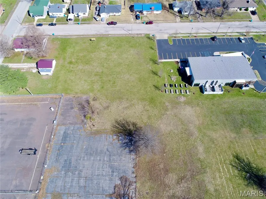 412 E Madison Avenue, Owensville, MO 65066 - #3