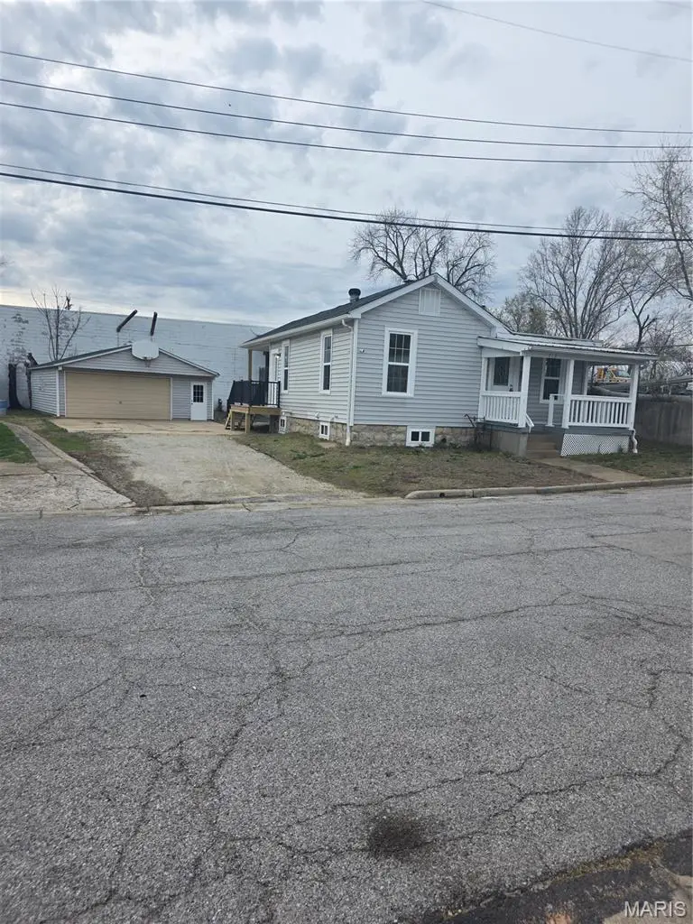 715 Walnut Street, Washington, MO 63090 - #1