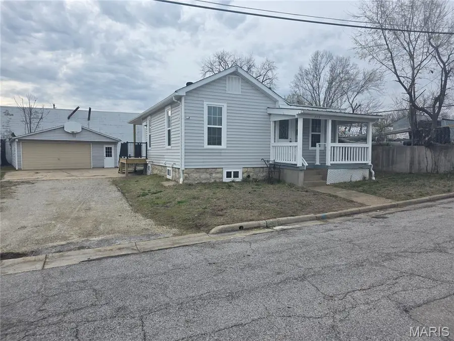 715 Walnut Street, Washington, MO 63090 - #2