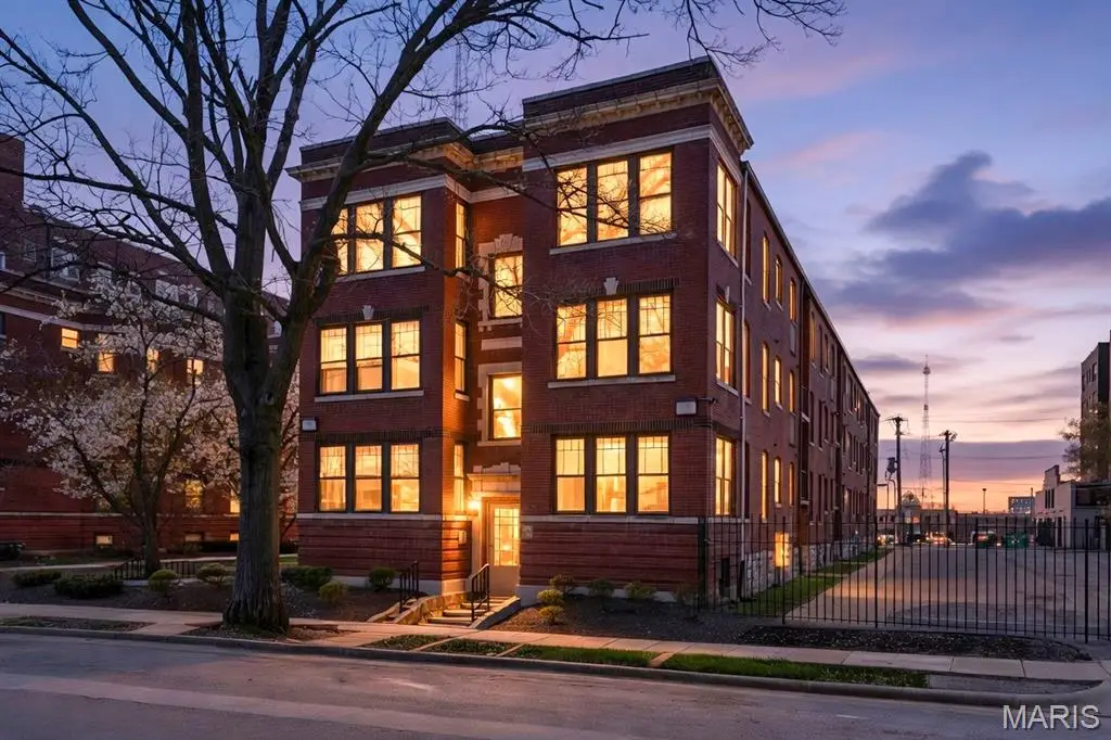 615 Clara Avenue #2A, Saint Louis, MO 63112 - #1