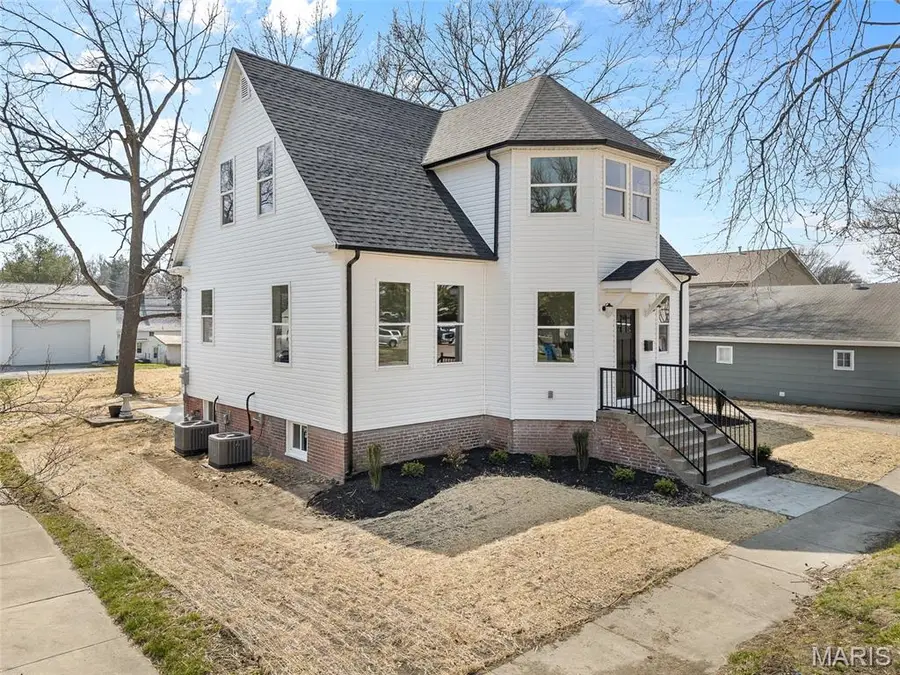 512 Broadway, Highland, IL 62249 - #3