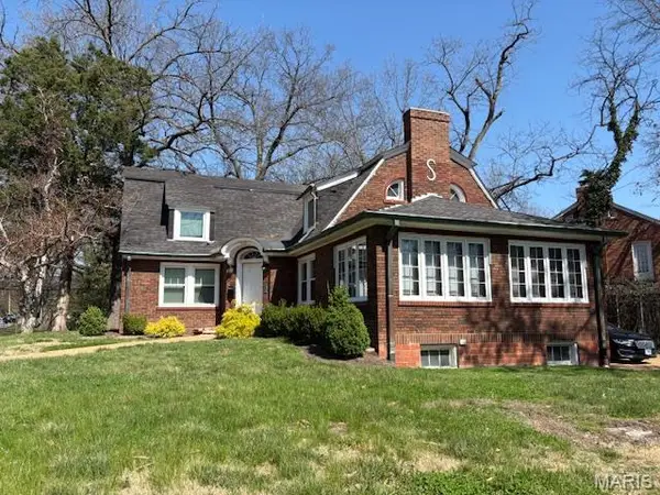 8364 Big Bend Boulevard, Webster Groves, MO 63119