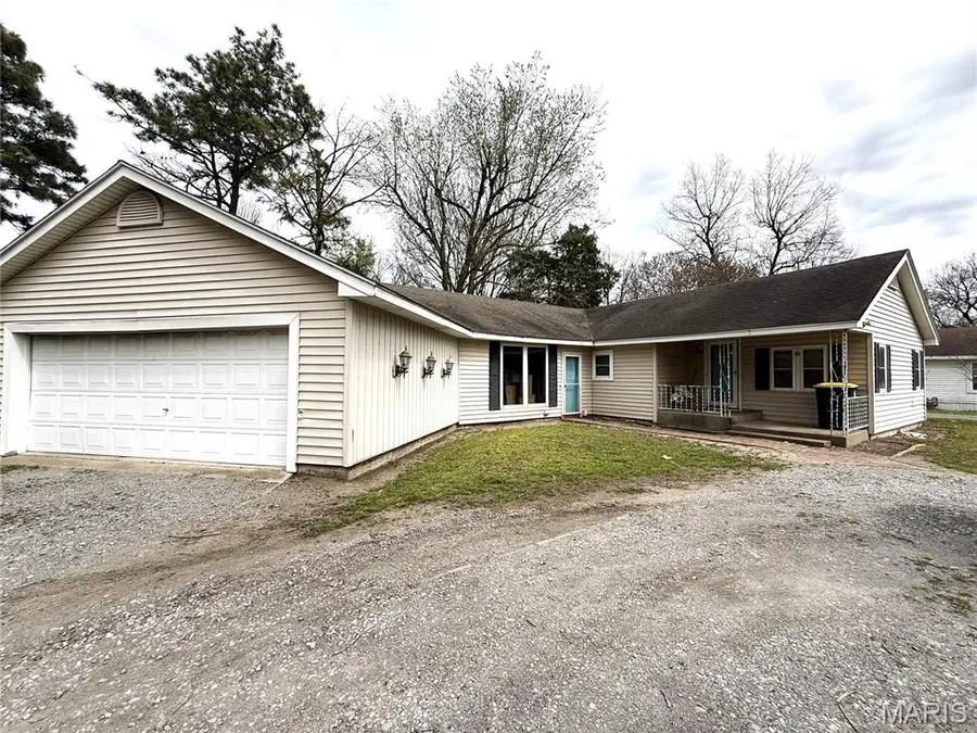 305 Centre Street, Cooter, MO 63839 - #2