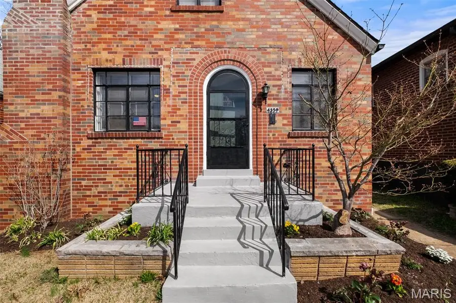 4359 Tholozan Avenue, Saint Louis, MO 63116 - #3