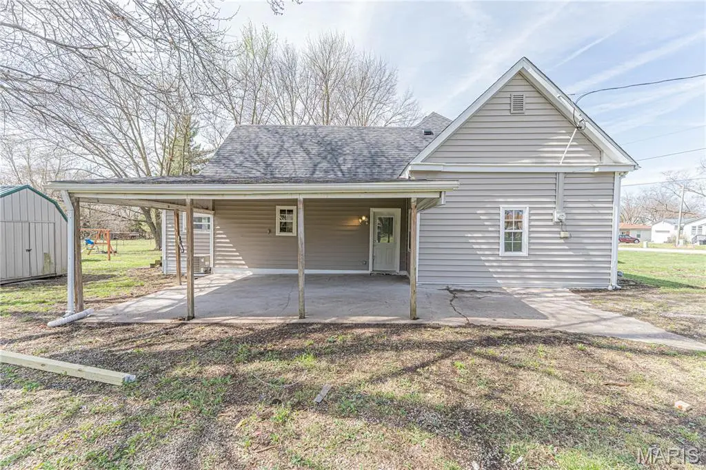 202 W Canada Street, Sturgeon, MO 65284 - #1