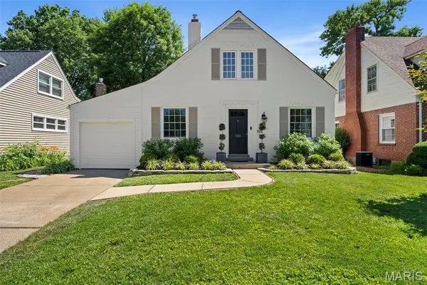550 Locust Court, Webster Groves, MO 63119