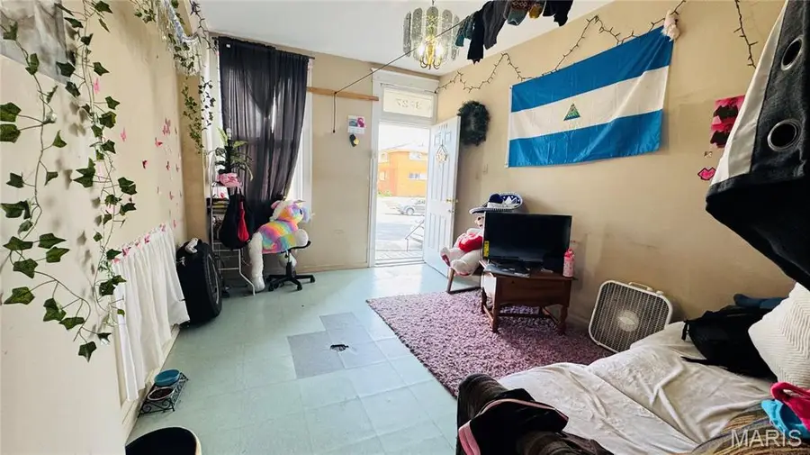 3927 Gravois Avenue, Saint Louis, MO 63116 - #2