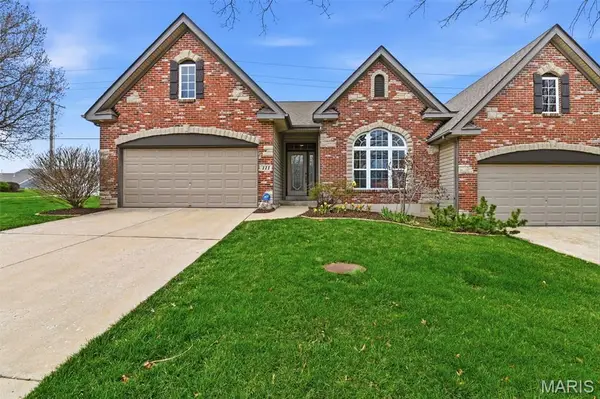 111 Long And Winding Road, St Peters, MO 63376