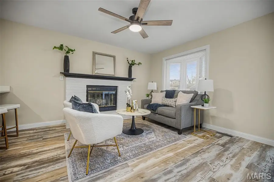 12128 Fleetwood Place, Maryland Heights, MO 63043 - #2