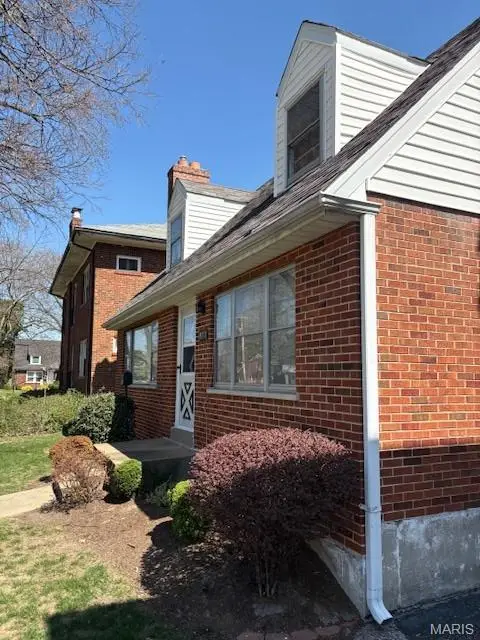 8372 Big Bend Boulevard, Webster Groves, MO 63119 - #2