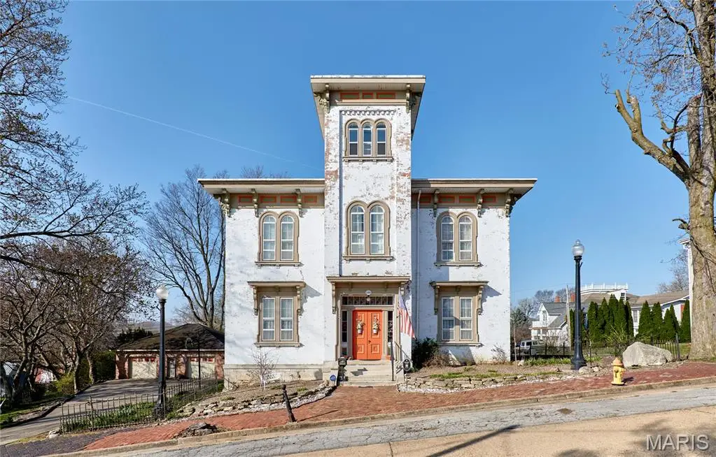 320 N Main Street, Louisiana, MO 63353 - #1