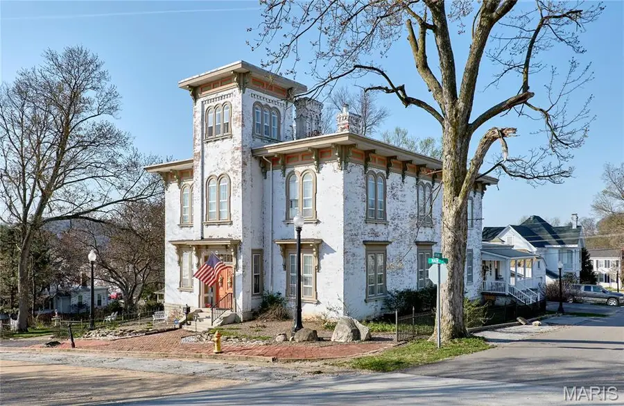 320 N Main Street, Louisiana, MO 63353 - #2