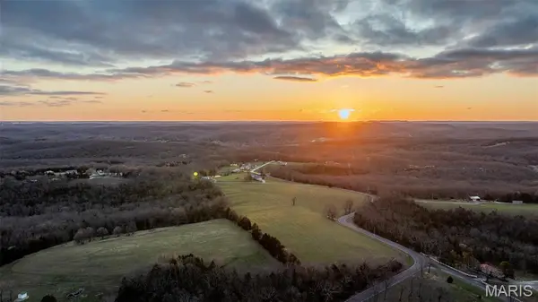 000 Flucom Road E, De Soto, MO 63020