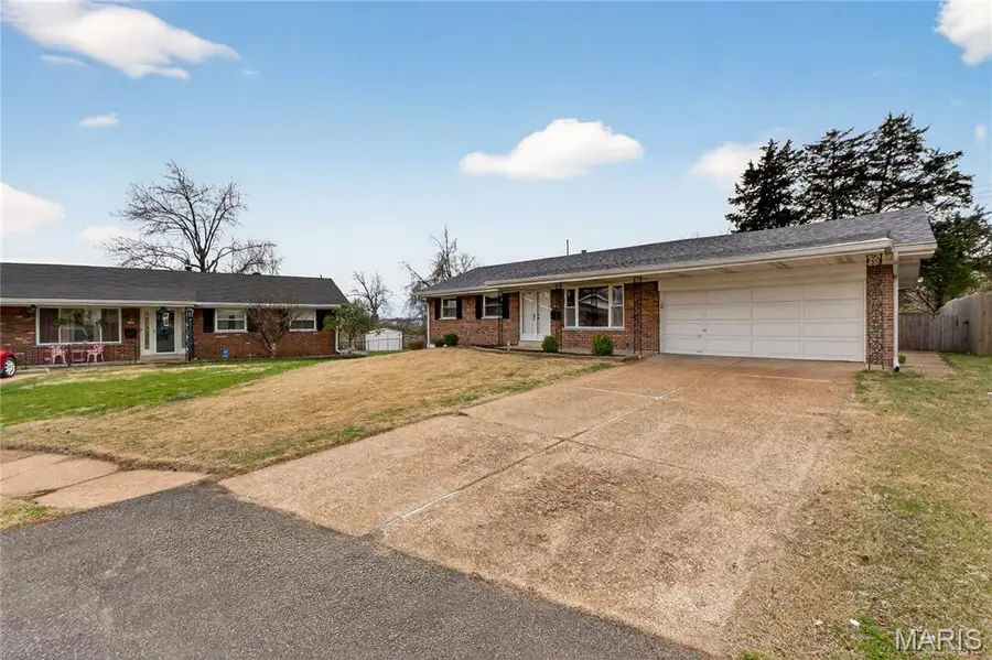 9999 Casa Rosa Drive, Affton, MO 63123 - #2