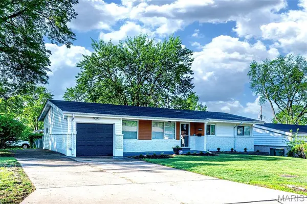 2284 Luxmore Drive, St Louis, MO 63136