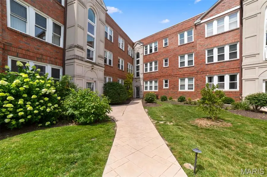 7747 Kingsbury Boulevard #32, Saint Louis, MO 63105 - #3