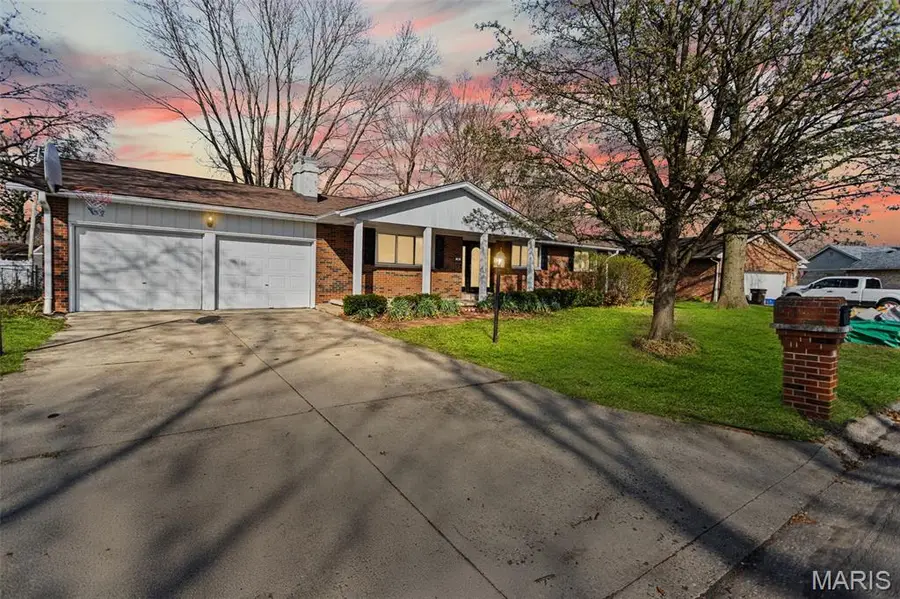 38 Indian Drive, Wood River, IL 62095 - #2