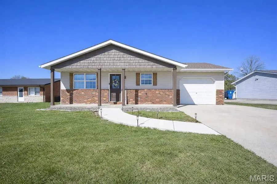 402 Ackerman Place, Troy, IL 62294 - #2